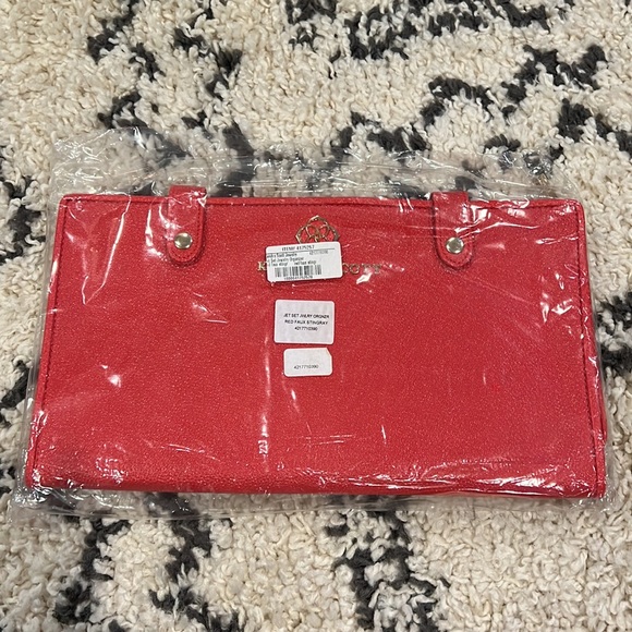 Kendra Scott red pebbled jet set jewelry organizer - Picture 4 of 5